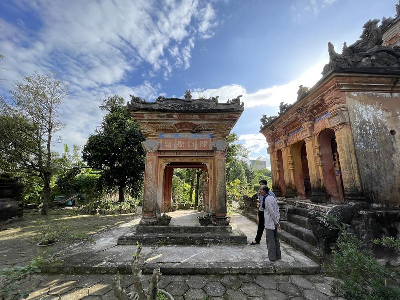 Kim Long sightseeing tour for 2 guests